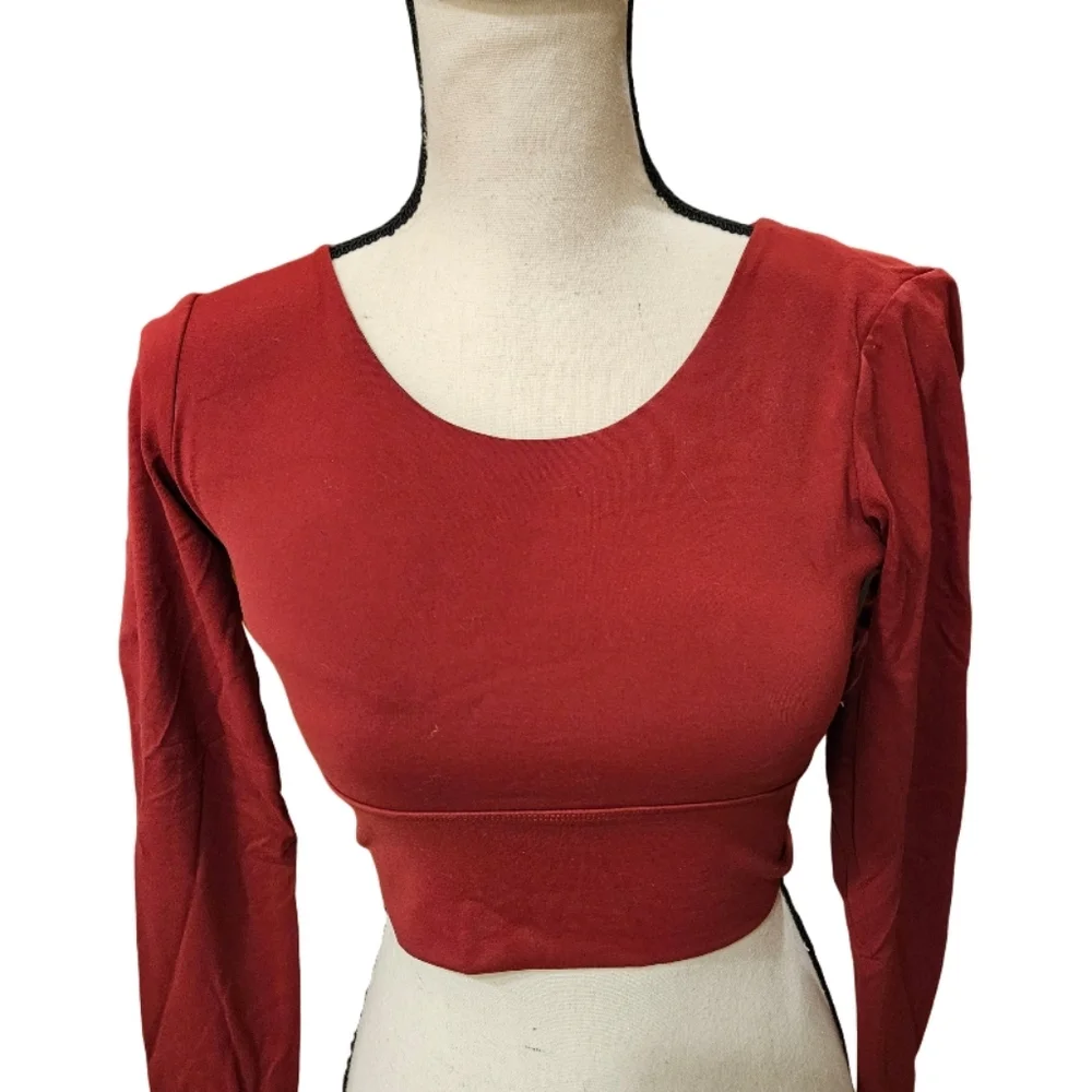 Kancehinage Red Crop Athletic Top
